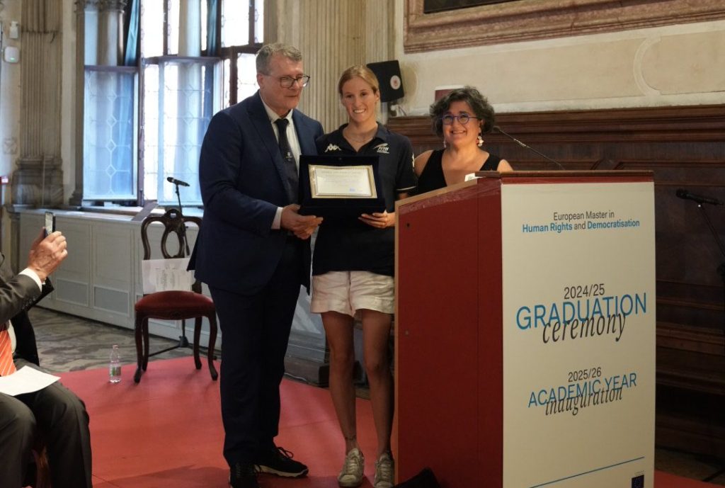 Francesca Tarantello receives the Sports, Arts and Human Rights Award- Category Athlete 